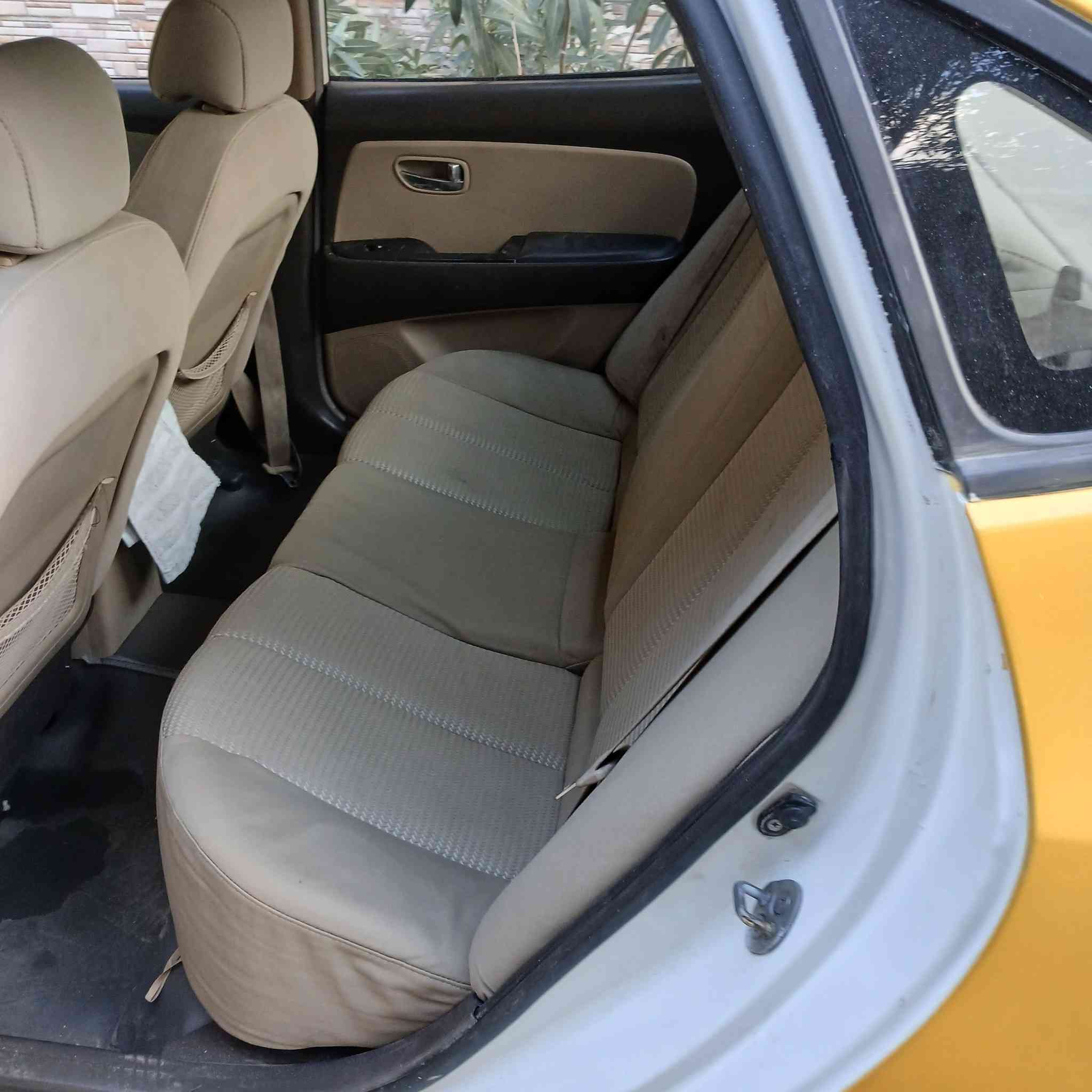 السلام عليكم للبيع الانتره ٢٠٠٩خليجي رقم بغداد بسمي محرك ١٦٠٠دكشن عالي تعمير جديد بيها حادث جاملغ خلفي بدون حوض اودواخل كير محرك تبريد حداديه كلها مكفوله للعلم تعمير صابغ الخارج ولداخل السعر ٩٠اوبيها شي بسيط مكاني بغداد الصالحية الدوريين للتصال *********** ترهم مراوس ويا خصوصي
