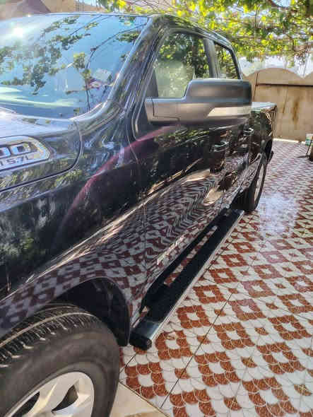 سلام عليكم ورحمة الله وبركاته للبيع اوالمراوس حسب القناعه دوج رام بك هورن موديل ٢٠٢٢ رقم بغداد تحويل مباشر نص فول ماشيه ٥٧ حقيقي السياره كلين بيه باب البدي الخلفي مبدل ابلادي ملاحظه السياره جديده وشراي يتصل على رقم ***********
