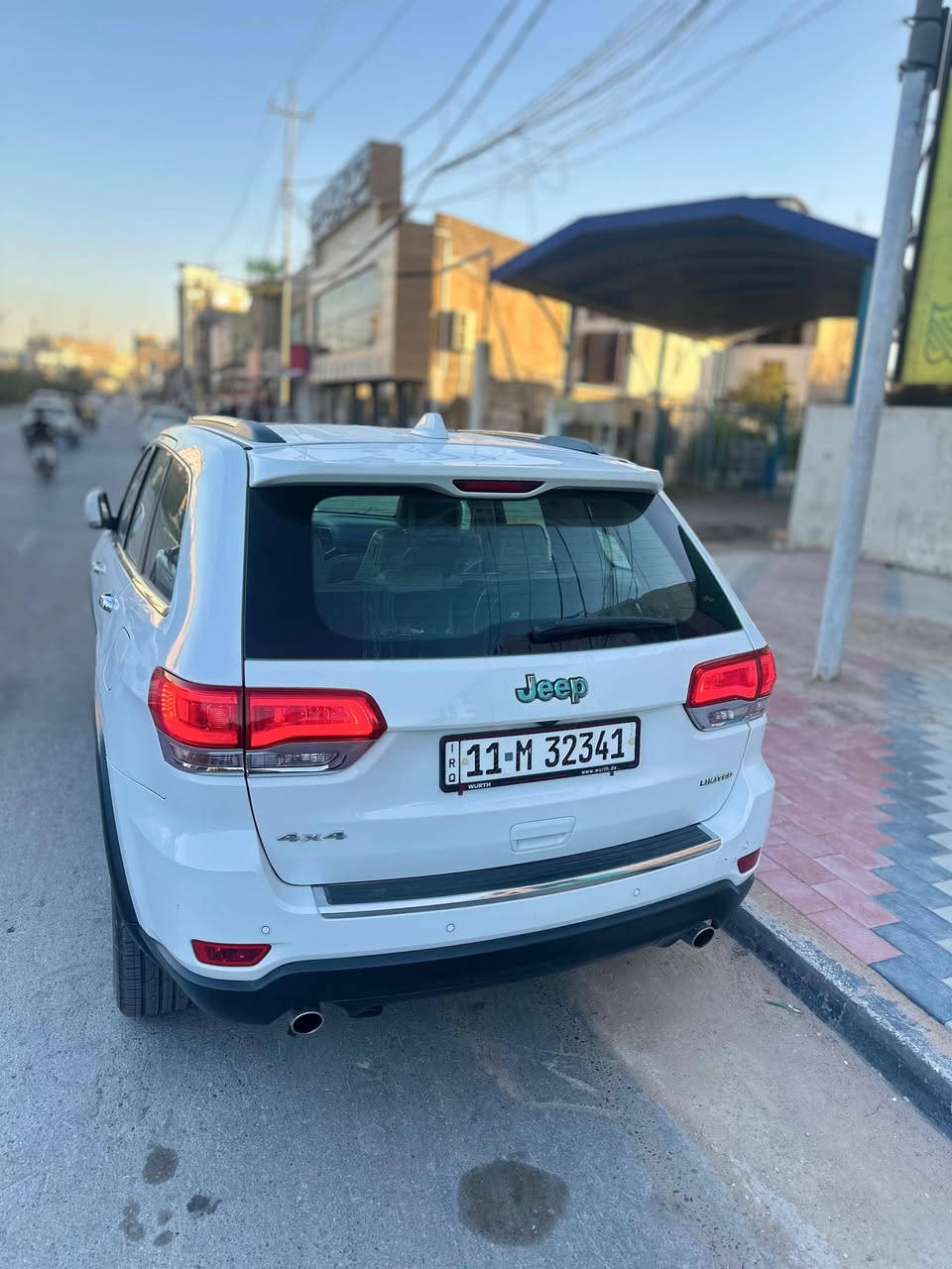 جيب لمتد بلاص 3شاشات خليجي موديل 2019 فول مواصفات  1/1 بانورما تدفه تبريد بل كشنات فول جلد كراسي كهرباء جنطه كهرباء السياره 1/1 بيها فقط الجاملغ الخلفي صبغ السعر 285 وبيه مجال قليل للأستفسار  اكثر الاتصال ***********
مكان السياره كربلاء 
ماشيه 69 ميل
