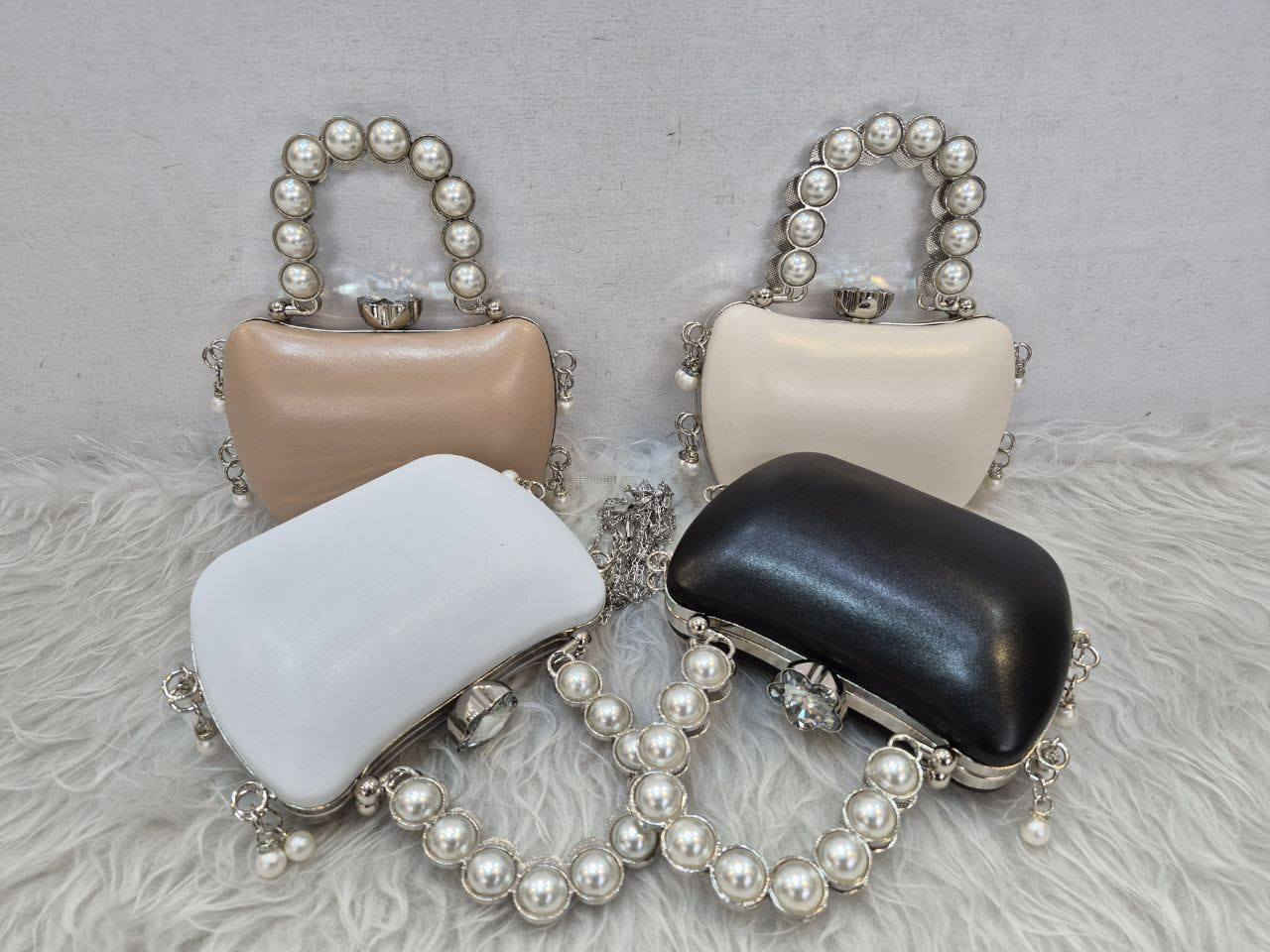 وصلنا عروضات خاص في مجمع الأميرات فرع الثاني حي النور مقابيل الفصول الاربعة يوم الاثنين لاتنسون تعليقات وا مشاركات حتى تربحون هدايا مقدمه من مجمع الأميرات


**إذا كنت صاحب هذا الإعلان وتريد حذفه لأي سبب، رجاءا أرسل رسالة إلى الدعم الفني**