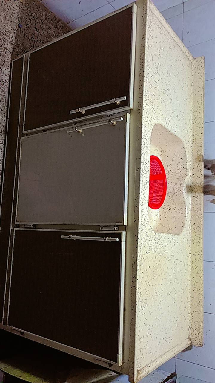 سلام عليكم كاونتر للبيع سعرهه 500  الف مكاني الشعله ...للتصال ***********
