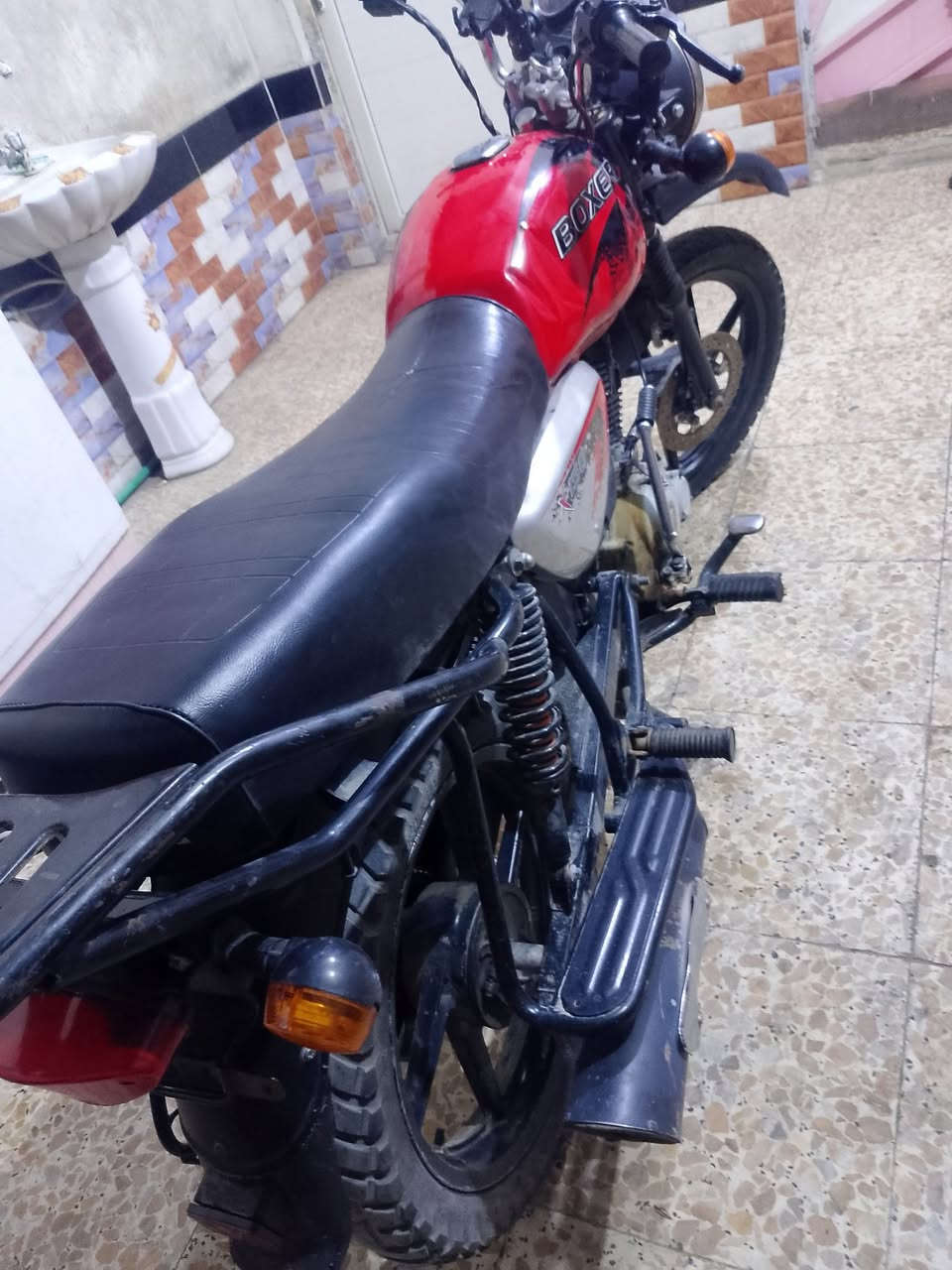 السلام عليكم بوكسر للبيع رقمه سنويه موديل 23 بيع مستعجل/1.100 /***********
