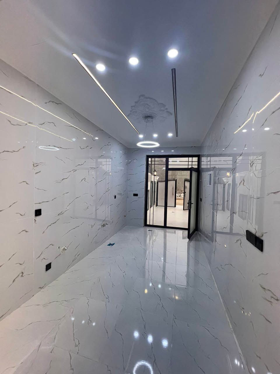 بيت زيرو للبيع في حى 8حصاروك 
١٢٥م
٤نوم
شارع 12م
قرب شارع لاوان ستي 
***********
*********** أربيل, العراق
