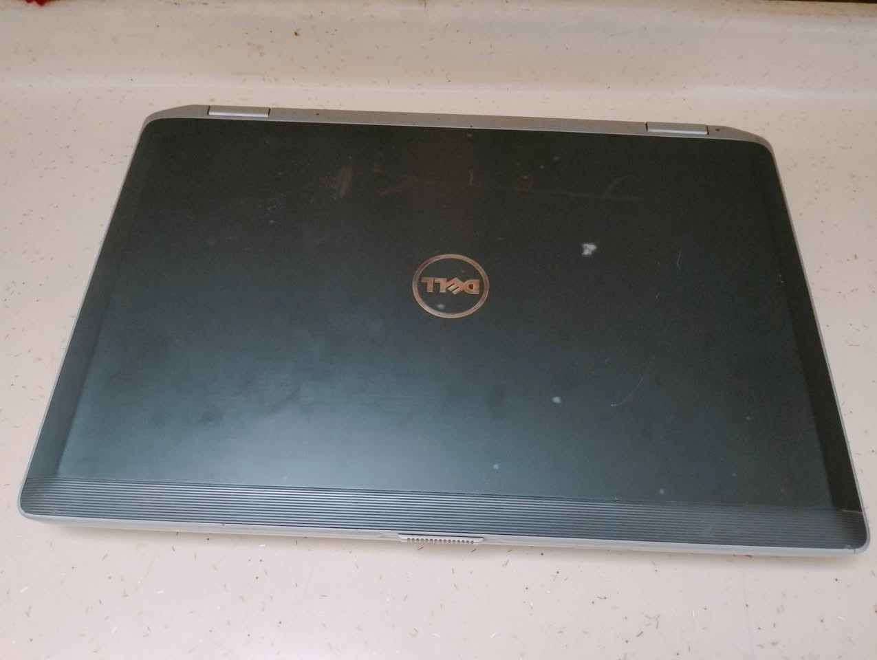 السلام عليكم حاسبه البيع ونضيفه و نوعها DELLموجوده موصفاته بل صوره والسعر 100


**إذا كنت صاحب هذا الإعلان وتريد حذفه لأي سبب، رجاءا أرسل رسالة إلى الدعم الفني**