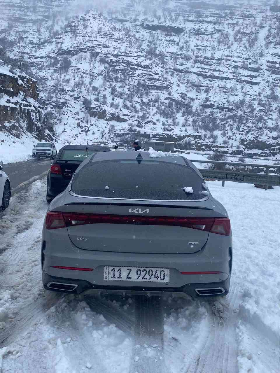 سلام عليكم

KIA K5 GT LINE 

2024 موديل 

سيارة باسمي رقم بغداد انكليزي 

المواصفات:

1-بصمة ابواب وتشغيل

2-تحكم استيرن كامل 

3- كشنات الامامية كهرباء 

4-كراسي جلد احمر

5 - وختم شعار GTline

6-رادار امامي + خلفي

 (توقف خلفي ذاتي) 

7- شاشه كبيرة كار بلي( بلوتوث ، USB  AUX )

9- حجم المحرك 1600 تيربو

10- رادار امامي + خلفي

11- لد نهاري

‏12 -انظمه قيادك 6

13-ويل كب 19 

14- شاشه عرض اعطال بالدشبول

15- كروز سرعه ذكي  ( مثبت سرعه )

16- كشنات تدفئة 

17-سايد بريك بصمه 

‏18- GPS الخرائط

19- نظام النقطه العمياء

20-  صندق كهرباء

21- قيادة ذاتية

22- شاحنة واير ليس

23- تحديد مسار 

24--تشغيل عن بعد

25-- مخارج شحن أمامي و 2خلفي

26-- رادار جانبي + امامي+ خلفي

مكان السيارة بابل حله حي الصحه 

للاتصال *********** حلة, بابل
