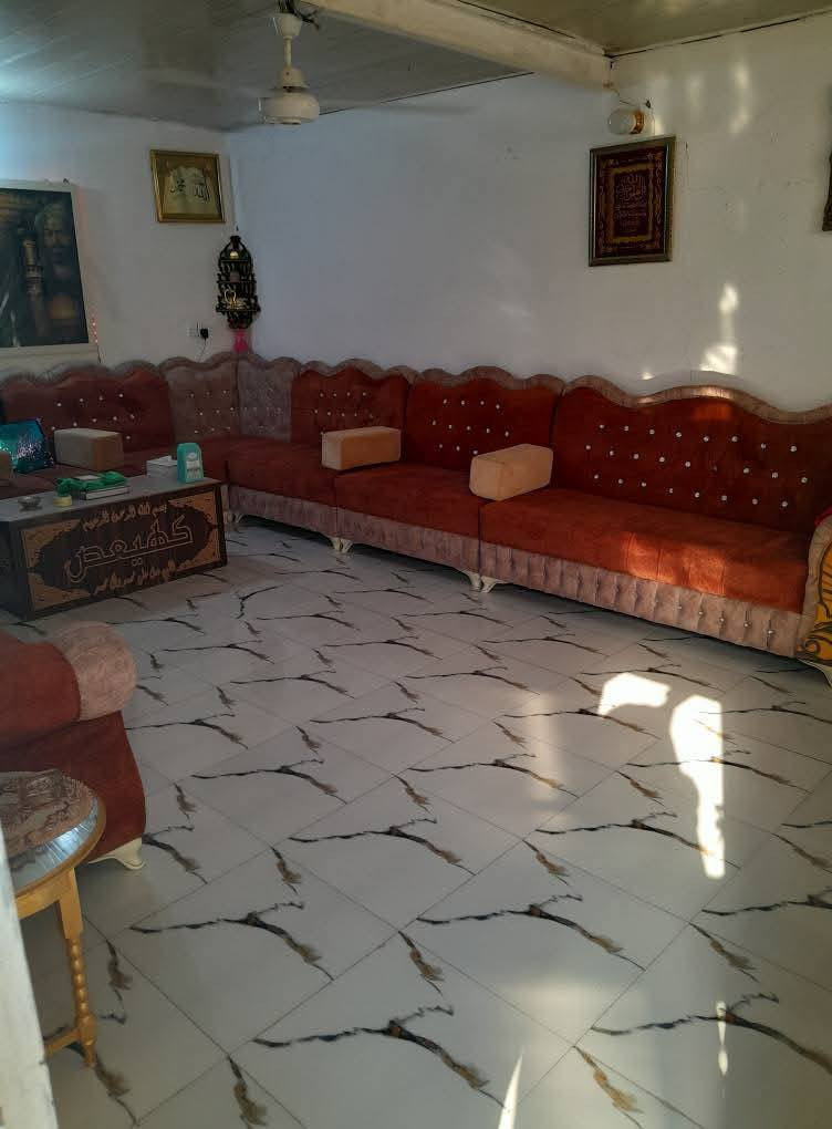 دار للبيع تجاوز مشمول بالتطويب ركن المعمل بدايه التجاوز مساحه 170 يتكون من استقبال ومطبخ وصاله وغرفتين للإستفسار ***********
