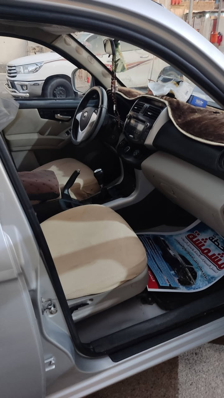 السلام عليكم
ليفان 60X /2016 كير عادي 
بصره رقم انكليزي بأسمي لغايه 2030 داخله هزه تبريد شغال مكينه كير كفاله
 تجي تكلب وتشوف

السعر :65ورقه
العنوان / بصره - الدير - ناحيه المصطفئ - قرب محطه مشمشه

الرقم :***********
