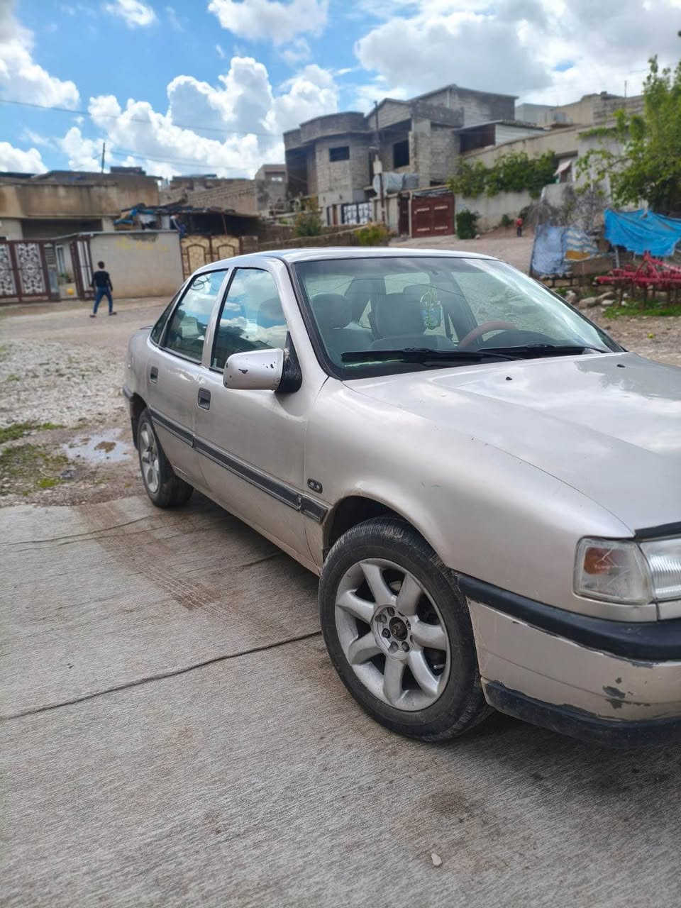 سلام عليكم أوبل موديل 1992بدون ضربة صبغ عام جمالية بدون معجون كربون بانزين بيها الاستفسار *********** موصل, نينوى
