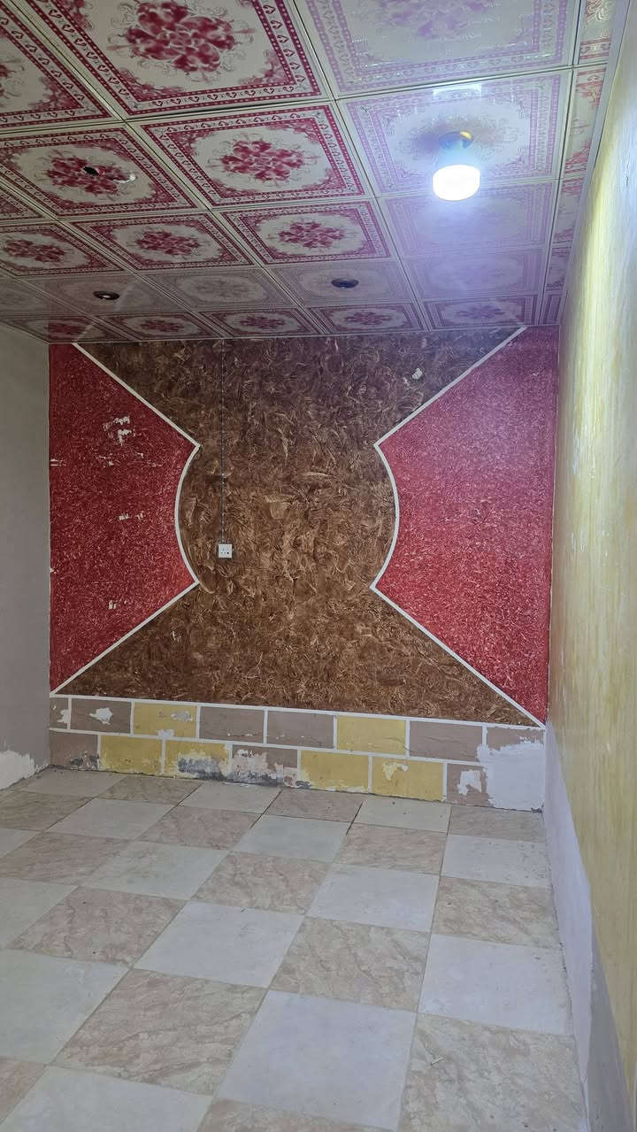 دار 🏠 البيع طابو ملك صرف عرصه تحويل بل اسم المساحة 150 متر العنوان بصره ابي الخصيب منطقه أبو مغيره قرب نهر خوز يبعد على سيدين 50متر موقع جيد جوارين أبو الخصيب القدامه يتكون بيت 🏠 من 3غرف ودوانيه وصاله صحيت خارج وداخل بيت فارق اتكاتب وسلم مفتاح 🔑  السعر مطلوب 70مليون وبيه مجال الاستفسار أكثر اتصل أو وتساب ***********
