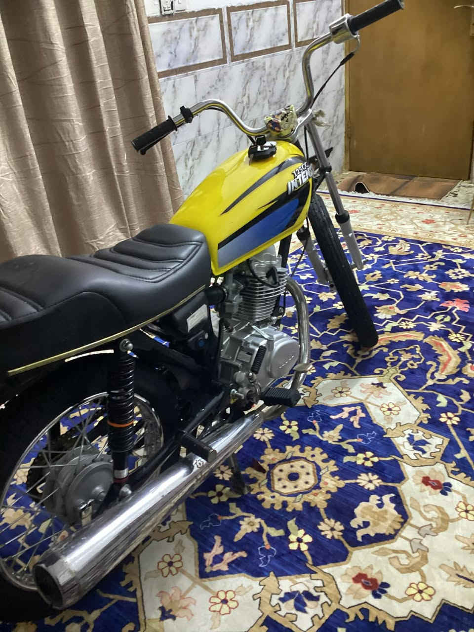 السلام عليكم دراجه للبيع الشاصي 18 والتعمير 24 كفاله عامه مكاني كوت زين القوس الرقم ***********
