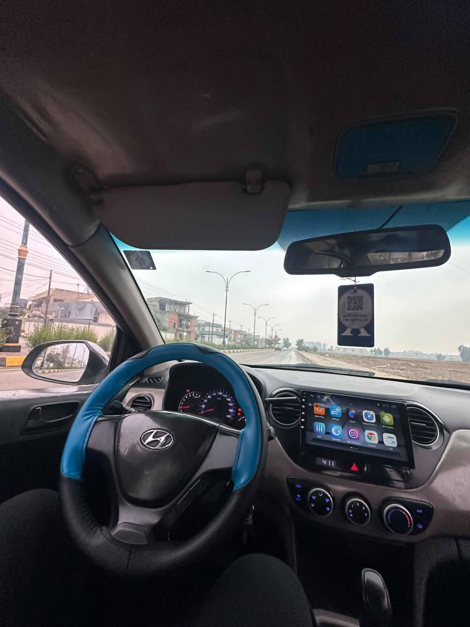 السلام عليكم هونداي i10 للبيع سياره كدام العين بدون صبغ محرك وكير نضيف  سعرها 75 وبيها مجال بسيط مكان موصل جانب الأيسر رقم التلفون ‭0773 232 0677‬
