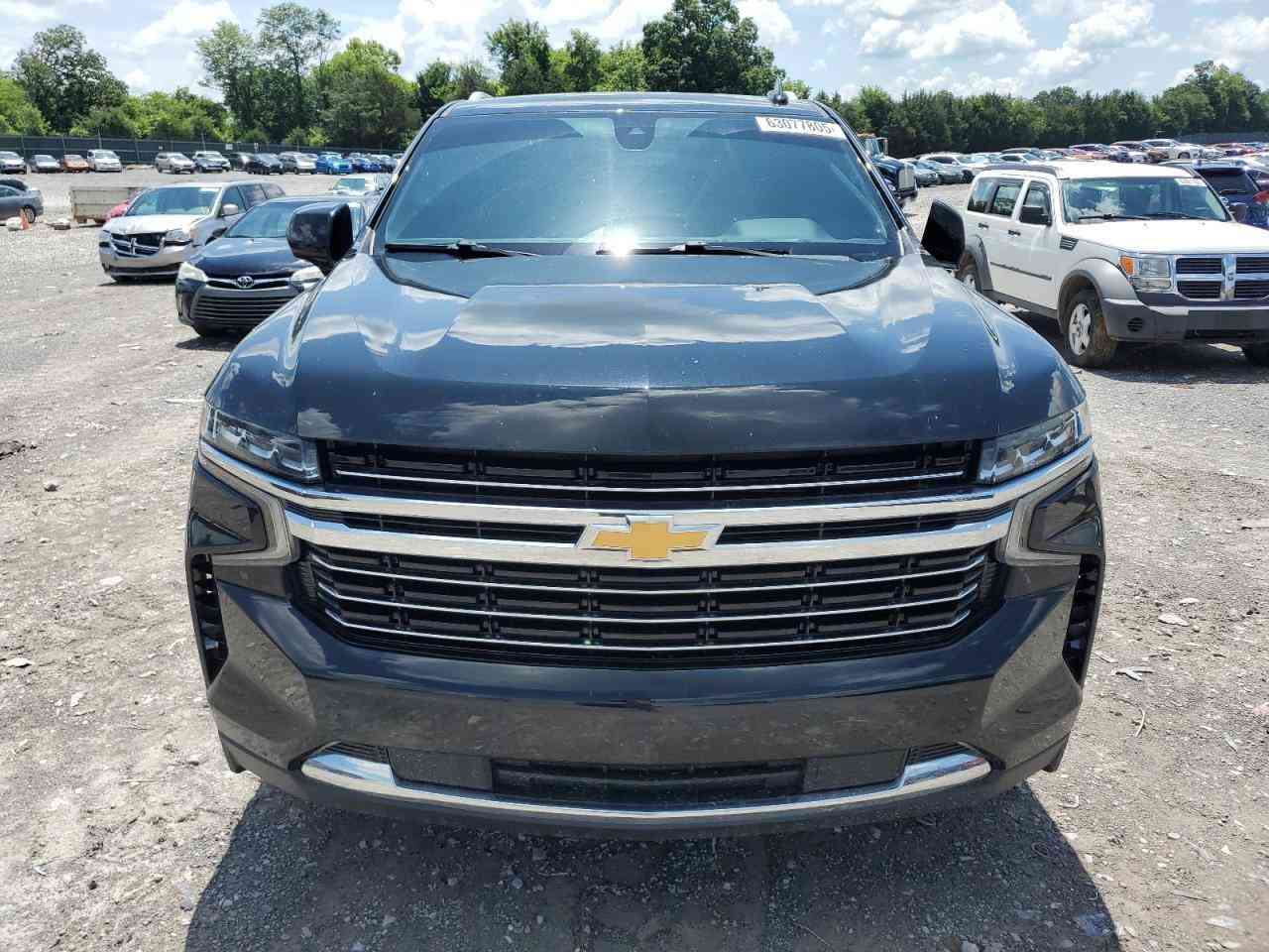 تاهو موديل 2021 دخول جديد هسة دخلت
السياره جديده فقط حادثها الموضح بلصور
مشتري باب اسود تفصيخ اصلي الها
بدون رقم تترقم بغداد 
السعر 360 ورقة  هذا رقمي ***********
اتصال واتساب العنوان البصرة ٠
