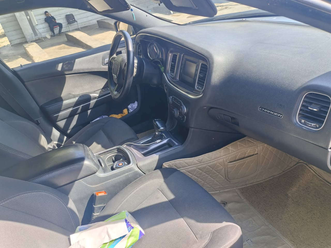 السلام عليكم جارجر ٢٠١٥  SXT مكينة ٣٦٠٠ مكينة كير تبريد اكسل تخم تاير بيه ٣قطع صبغ بدون داخل  السيارة جاهزة خير من الله ماشية ١٥٤الف مكاني بغداد سعر ١٥٢ وبيها مجال سونار موجود ***********
