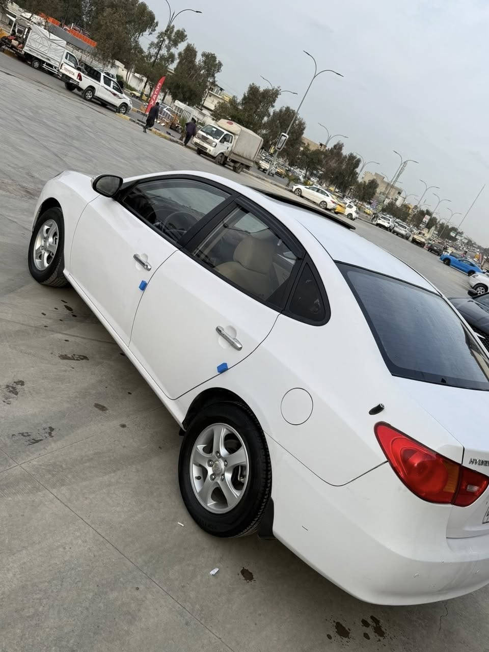 النترا ٢٠١١ فول موصفات محرك ١٦ دوش ماشية ١٧٠ حقيقي مكينة كير وضع شركة ما ملعوب بيها  بيها بابين مبدل اصلي وداير خلفي وجهة الخ بيها نص باب بجم حوض كلو كبس شرط تبريد ثلج سنوية جديدة عنوان موصل الايسر حي الزهور ***********. السعر ١١٢
