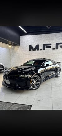 كمارو RS 2019 V6 للمراوس فقط بجارجر v6 او rt  سيارة ماشية 70 الف قابل ...