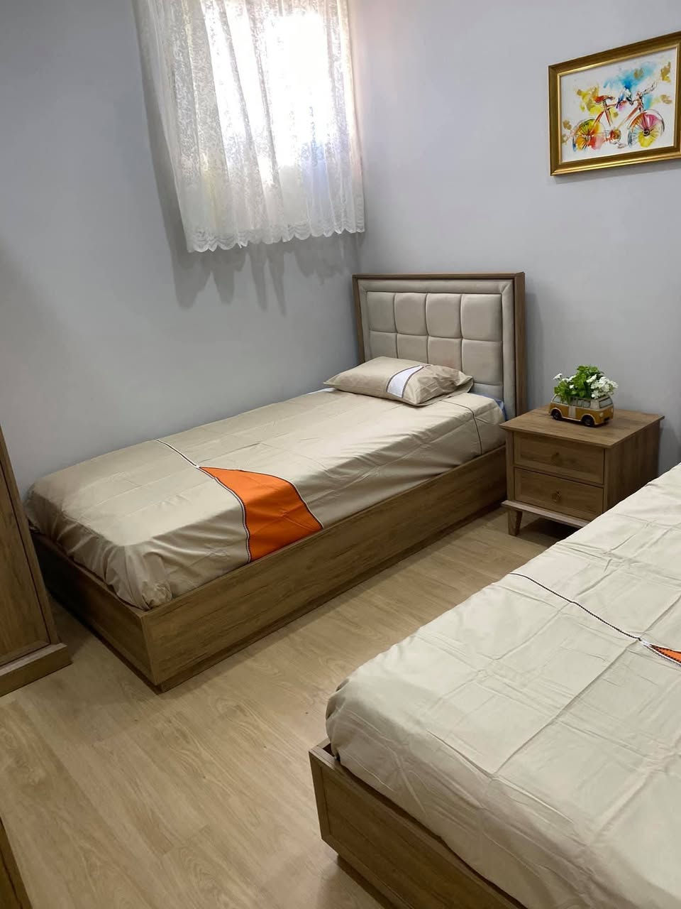 سلام عليكم شقه في مجمع كركوك تاور للبيع ١١٠ متر موقع يم كليه قانون مقابيل بنزين خانه شورجه جاهزه للتسليم قريبا صفر غرفتين نوم حمامات عدد ٢ صاله مفتوح على مطبخ مع بلكونه  خدمات ماء كهرباء غاز مركزي نظام ٢٤ ساعه مطلوب مقدمه ٢٥ مليون و١٠٠ مليون باقي عن طريق مصرف عقاري على شكل اقساط شهريه للاستفسار ‏‪0774 814 1123‬‏
