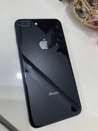 آيفون ٨ بلاس • ذاكرة ٦٤ • بطارية ٨١