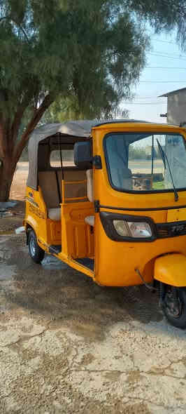 سلام عليكم تكتك للبيع موديل 2020 اوراق اصوليه مكاني قضاء القاسم رقم الهاتف *********** السعر 3700 او بيهء مجال
