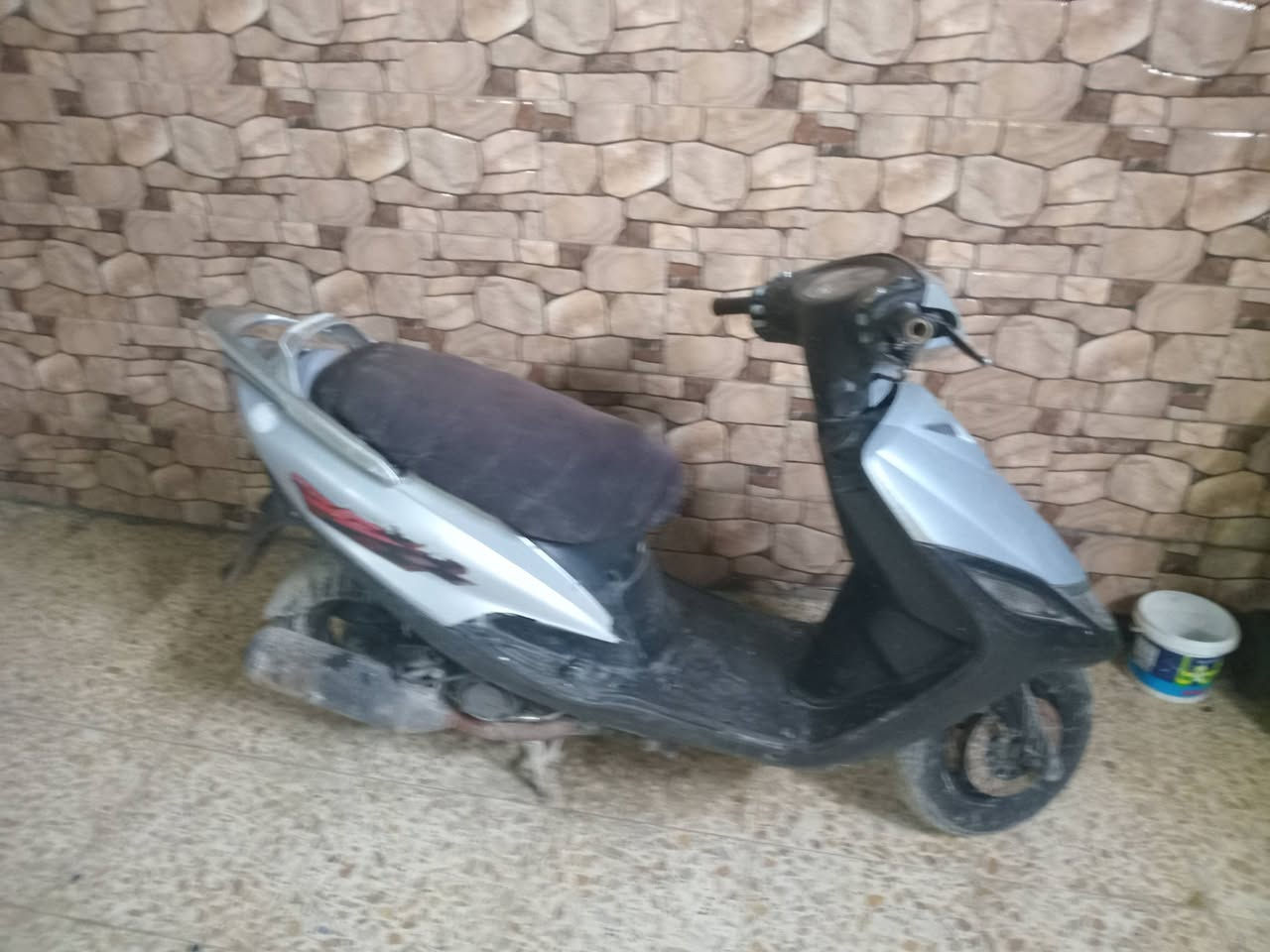 دراجه البيع نوع ماكس ١٤٠ السعر ٣٠٠ وبيها مجال العنوان الامين الثانيه شارع نواب الضباط شغاله سلف وهندر وكهربايات كلها شغاله رقم الهاتف ***********
