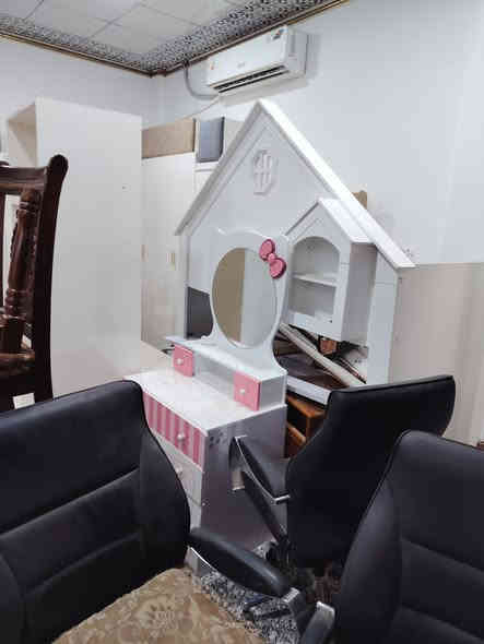 لبيع وشراء الأثاث المستعمل والجديد ومراوس العنوان طريق بهرز ام العظام قرب المجسر الجديد نشتري كافت الأثاث المنزلي ولمكتبي وغرف نوم تركي صاج عراقي للاستفسار هاتف *********** الاتصال وتس اب فقط أو هاتف
