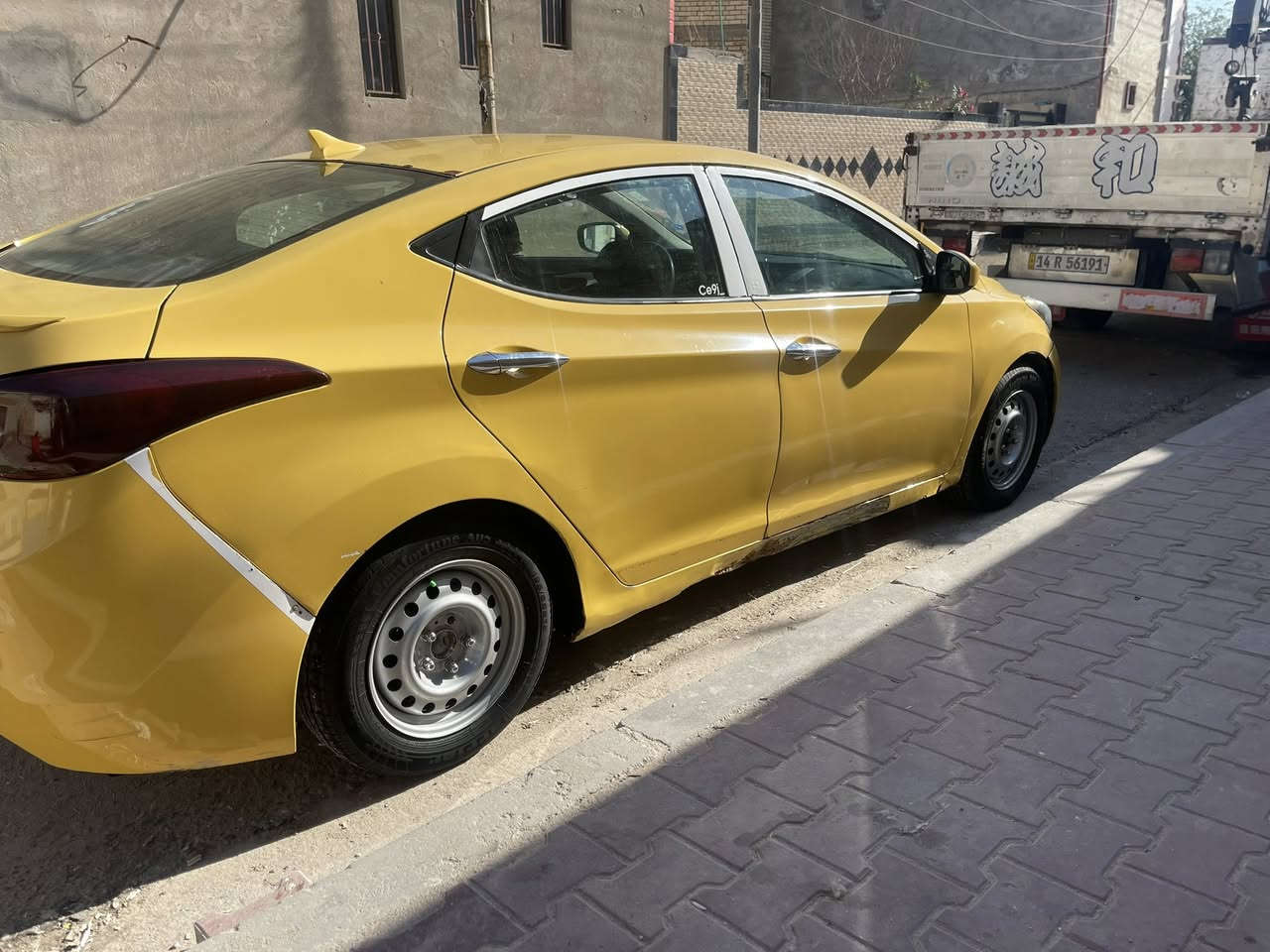 سلام عليكم النترا مديل ٢٠١١  وراد مريكي حادث جاملق ومصلح  وبيه باب وره سايق مبدل باب قديم عندي مآبي شي  سياره تخم تاير جديد حداديه جديده تبريد ثلج  ❄️ وبيه طخهه بل دوسه  سعر 80 البيع أو مراوس ***********
