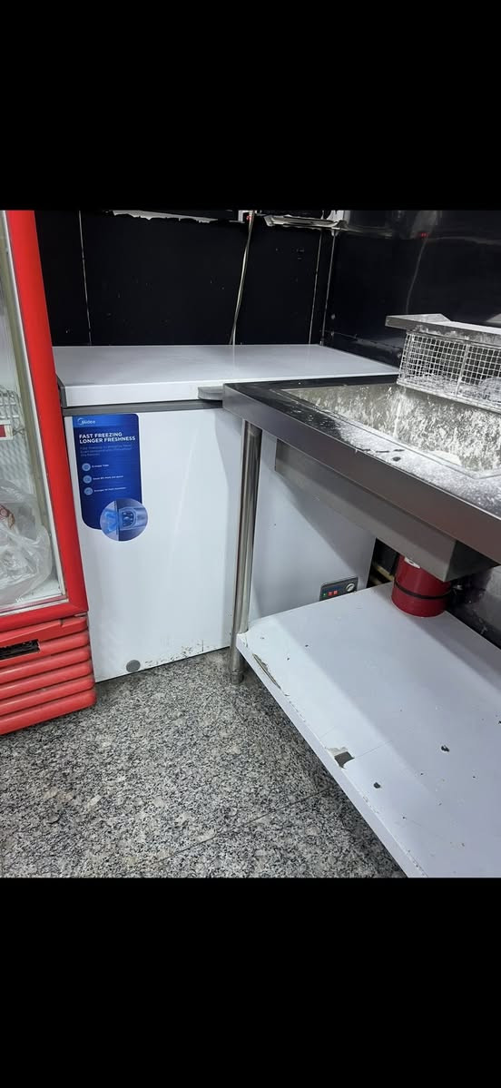 غراض مطعم للبيع ***********
