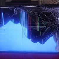 موجود تبديل لشاشات حجم ٤٣ فقط يعني اذا شاشتك مكسوره نخليلهه شاشه صالحه...