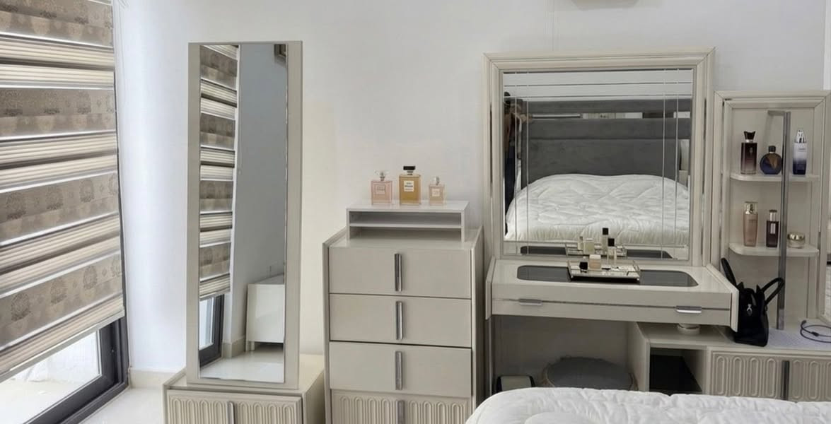 غرفه نوم نظيفه جداً 7 قطع وطابوريه
استخدام قليل ماخذتها من هوم سنتر ب3 ملايين اريدها ب1500 الخشب الاصلي الثكيل مو تجاري


**إذا كنت صاحب هذا الإعلان وتريد حذفه لأي سبب، رجاءا أرسل رسالة إلى الدعم الفني**