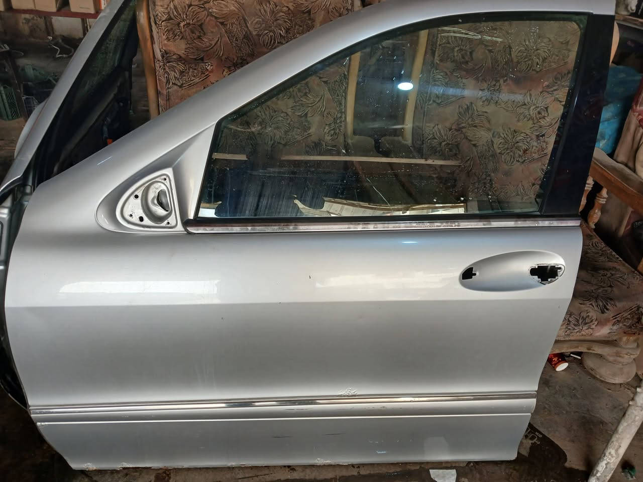 للبيع اربع بيبان غواصه قصيره كاملات
مكان الديوانيه 
السعر 200 الف 
للستفسار ***********
