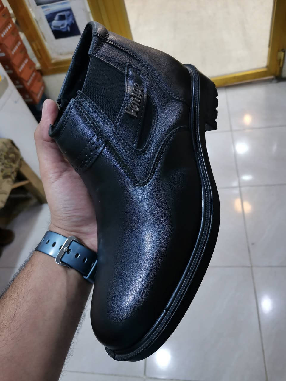 احذيه الشباب عشار حنا الشيخ سعر 20 الف يتوفر توصيل ***********
