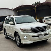 لاندكروز GXR • ٢٠١٠ • مكفولة صبغ