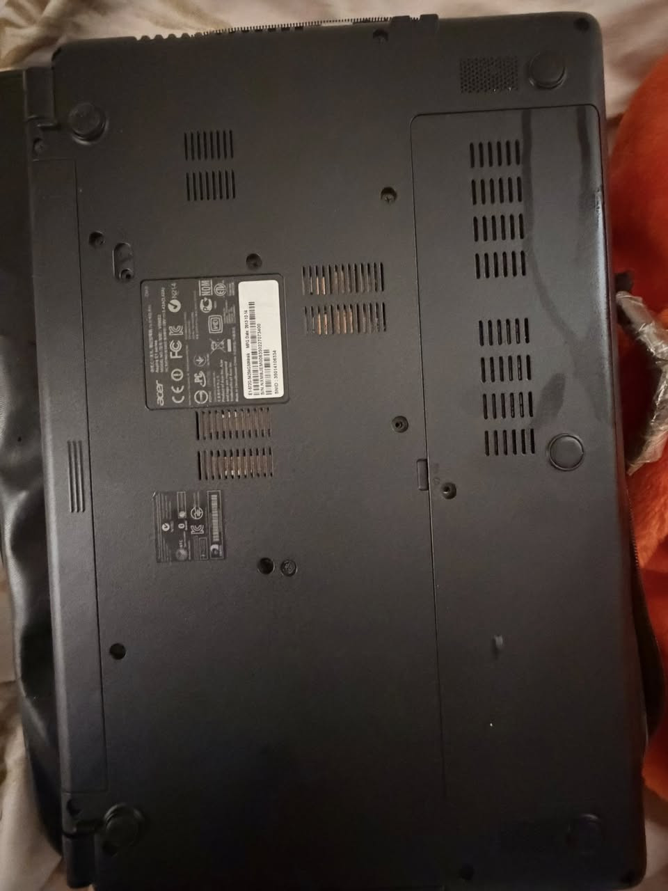 لابتوب مستعمل للبيع سعر 180 الف
هذا اللابتوب Acer Aspire E1-572G ومواصفاته باختصار:

* معالج: Intel Core i5-4200U

* كرت شاشة: AMD Radeon HD 8750M ‏2GB

* رام: 4GB DDR3

* تخزين: 500GB HDD

* شاشة: 15.6 إنج

* بطارية: 4 خلايا

* فيه DVD + كاميرا HD + كيباد أرق

رقمي ***********
