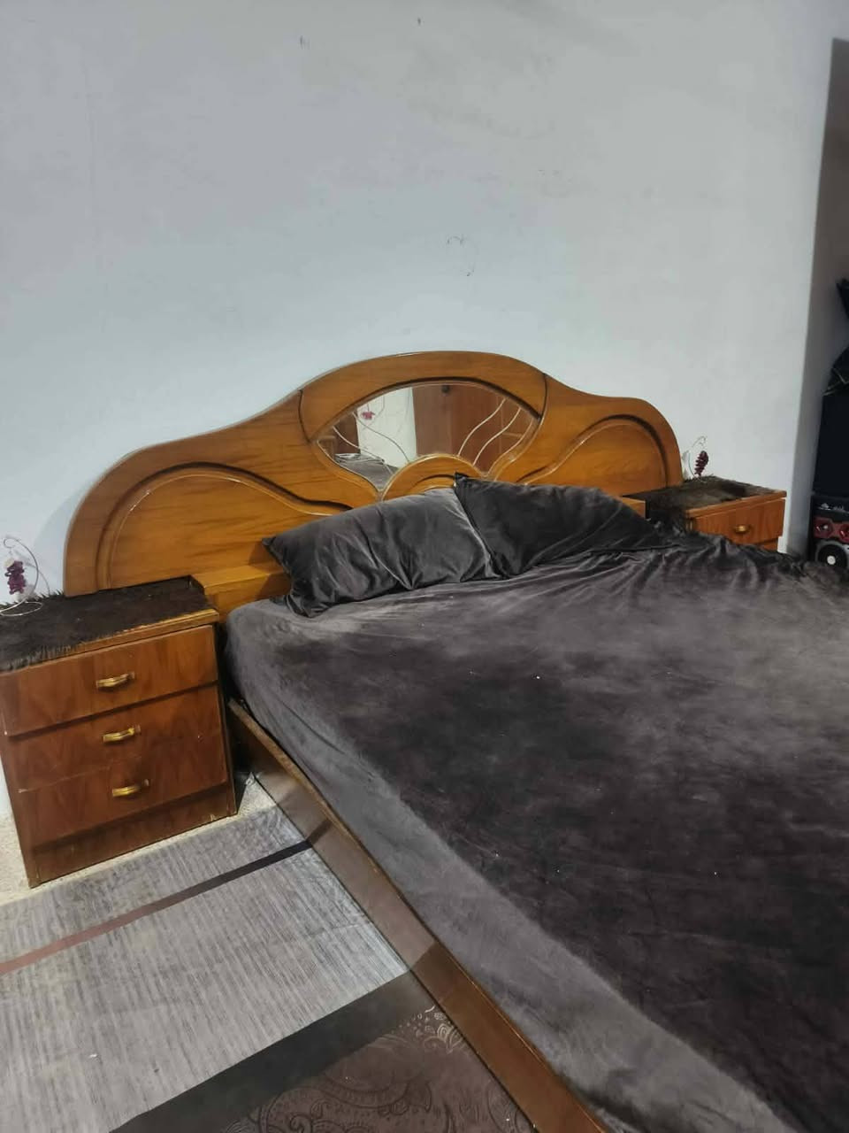 للبيع الغرفة الإيطالي 375 قفلها
الغرفة الجديدة الخام مليون و900 وبيها مجال 
الغرفة المستعمله 500 وبيها مجال


**إذا كنت صاحب هذا الإعلان وتريد حذفه لأي سبب، رجاءا أرسل رسالة إلى الدعم الفني**