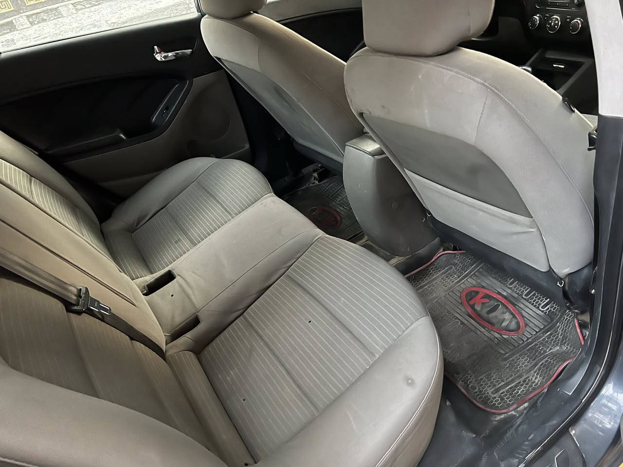 سلام عليكم فورتي 2015 ماشية 187 حادث الجاملاغ الخلفي بدون دواخل محرك 1800دوش تبريد ثلج مهضومة جديدة تخم تاير  سيارة جديدة صبغه جديدة رقم نكليزي سنوية 2030
الهيئه مصفرة سياره جازه بل عافية عل ياخذه وين مايعجبك سونار وعندي بيه سونار ***********
