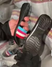 بلاش بلاش بلاش سعر الدرزن 8الاف شحاطه سفيفه طفله قياس 24/29 باقي منهه ...