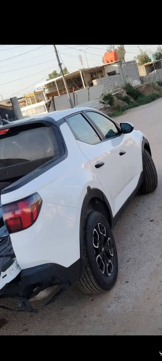 السلام عليكم هونداي سانتا كروز وارد أمريكي حادث جاملخ فقط مال صدر السياره جديده المواصفات نص فول السعر 210 ومراوس حسب القناعه الرقم فقط واتساب ***********
