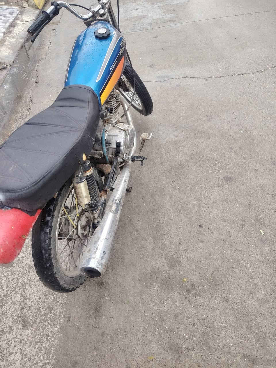 السلام عليكم دراجه للبيع سعر 200 بي مجال شراي اتصال لوتي 🩴 (***********)
