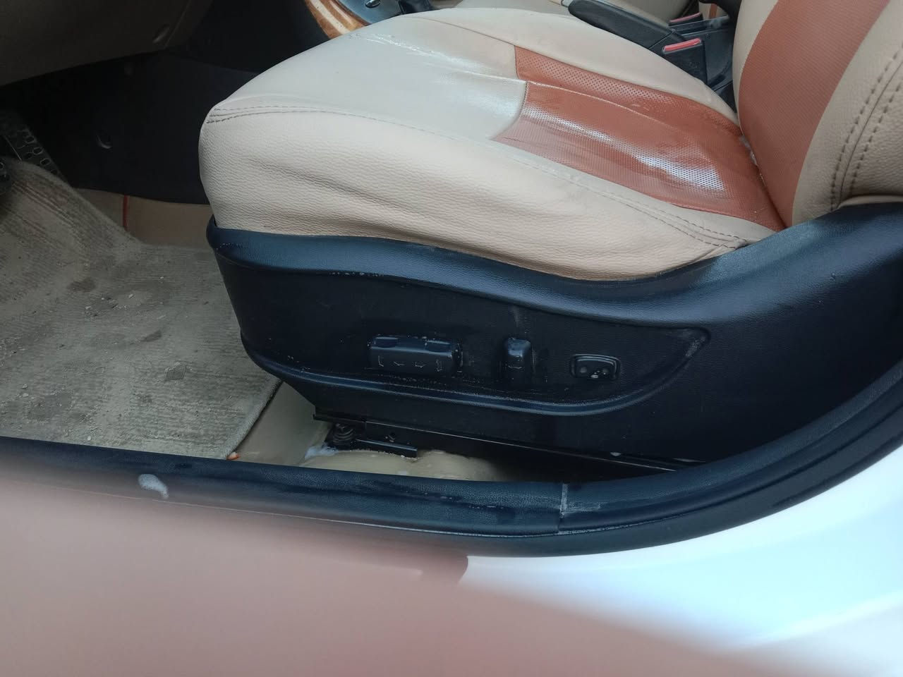 النترا ٢٠١٥ GLS خليجية
سيارة مكفولة بيه طعجة بالجاملغ الخلفي بالذيال كد شبر ودحجة بسيطة بالدور مال الباب الخلفي مكفولة من الصبغ 

رقم نجف دولي بأسمي مكاني نجف حي النداء رقم موبايل ***********

مكينة ١٨٠٠ 

فول عده البصمة 

كشن كهربائي

كشنات جلد سياحي 

اربع تجاوي 

تبريد بيانو 

لد امامي خلفي 

مري جانبية شفط

فتحة

٥ ويل كب

٣ انضمة قيادة 

مثبت سرعة 

فول تحكم ستيرن 

يدات نيكل 

السعر ١٣٠
