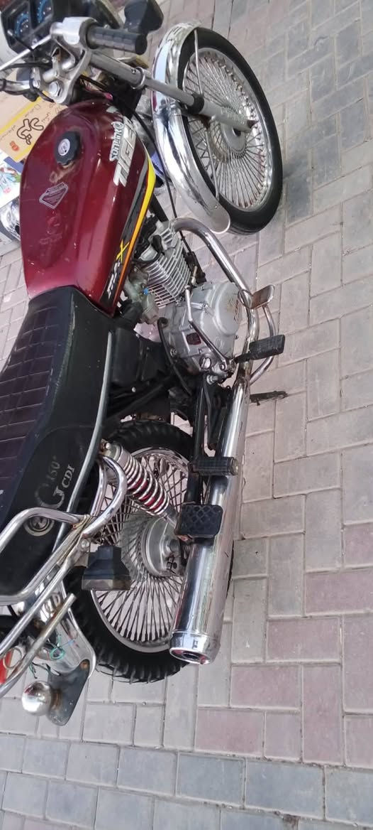 دراجه مو ديل 22 يرادلها شويه ترتيبات يحتاجلها ( صينية وباتري ودشبول)   محرك خير من الله  نكره  
اوراق كامله......... دراجه متروكه


**إذا كنت صاحب هذا الإعلان وتريد حذفه لأي سبب، رجاءا أرسل رسالة إلى الدعم الفني**
