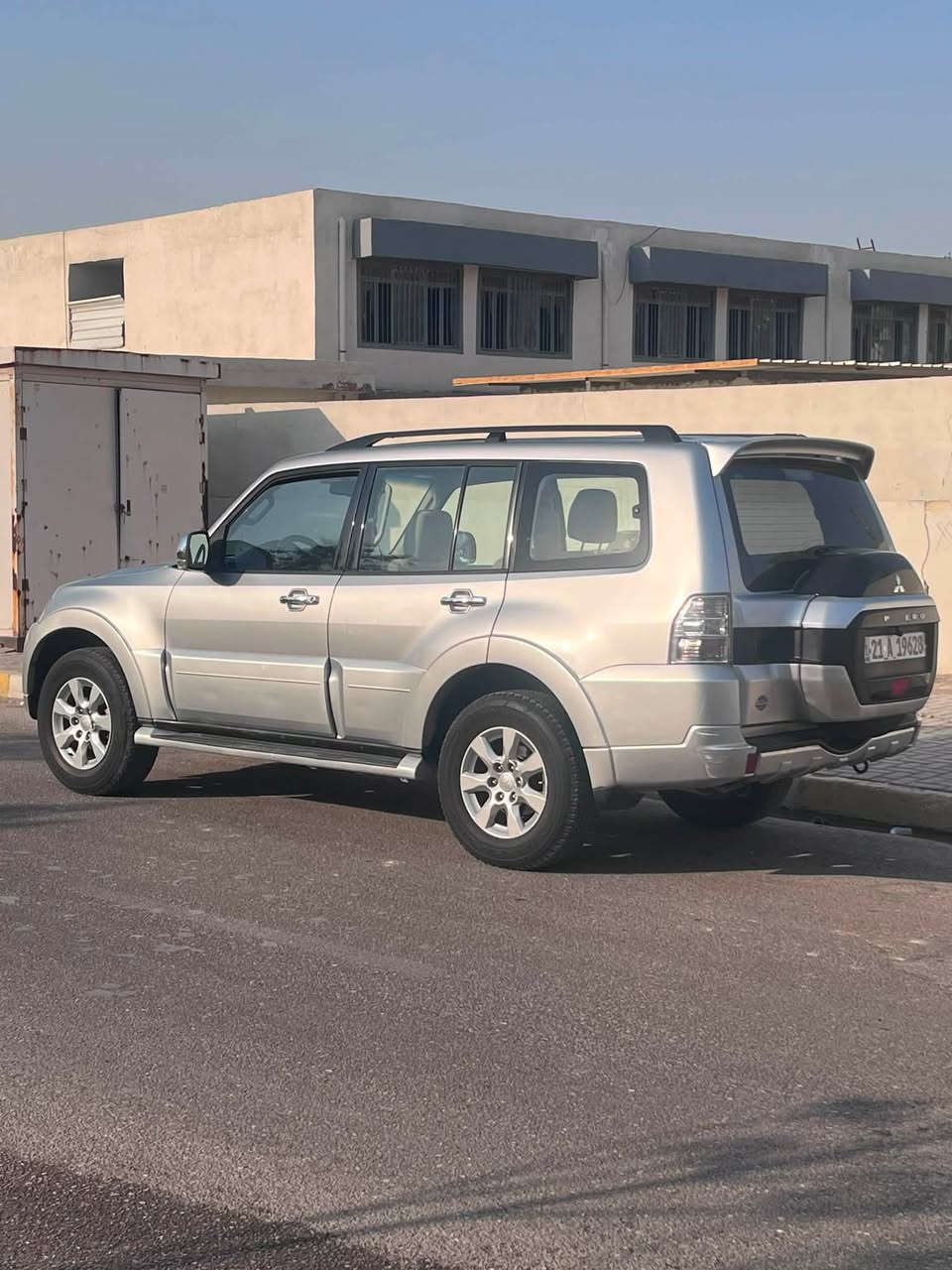 مسيبوشي باجيرو ٢٠١٨كويتي
المواصفات المعروفه
.فتحه سقف
.فور ويل
.٧راكب
.مرايه كهرباء
.حساسات
.شاشه وكامره
.تحكم سرعه
بيه شويه جاملغ امامي بارد وشويه جاملغ خلفي بارد ودعاميه اماميه صبغ فقط 
العنوان:ديالى بعقوبه الجديده
الرقم: ***********
السعر:١٦٥وبيه مجال

