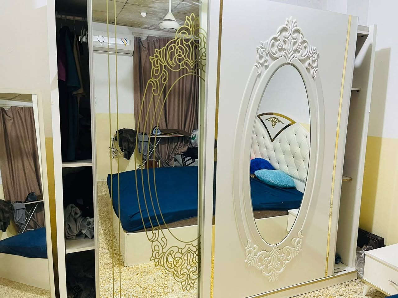 ل غرفة نوم مع الدوشك ضغط عالي  نضيفة جدا ٨ قطع وخشب درجة اولى وشرط الفحص. السعر ٢٥٠ ومجال


**إذا كنت صاحب هذا الإعلان وتريد حذفه لأي سبب، رجاءا أرسل رسالة إلى الدعم الفني**