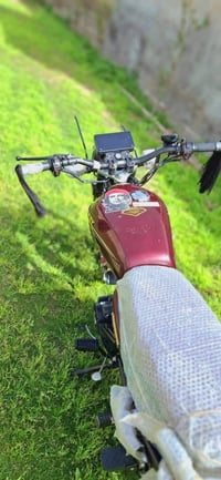 سيفان • دراجة نارية • 150cc • موديل 2025 • محرك أسود • كهربائيات شغالة...