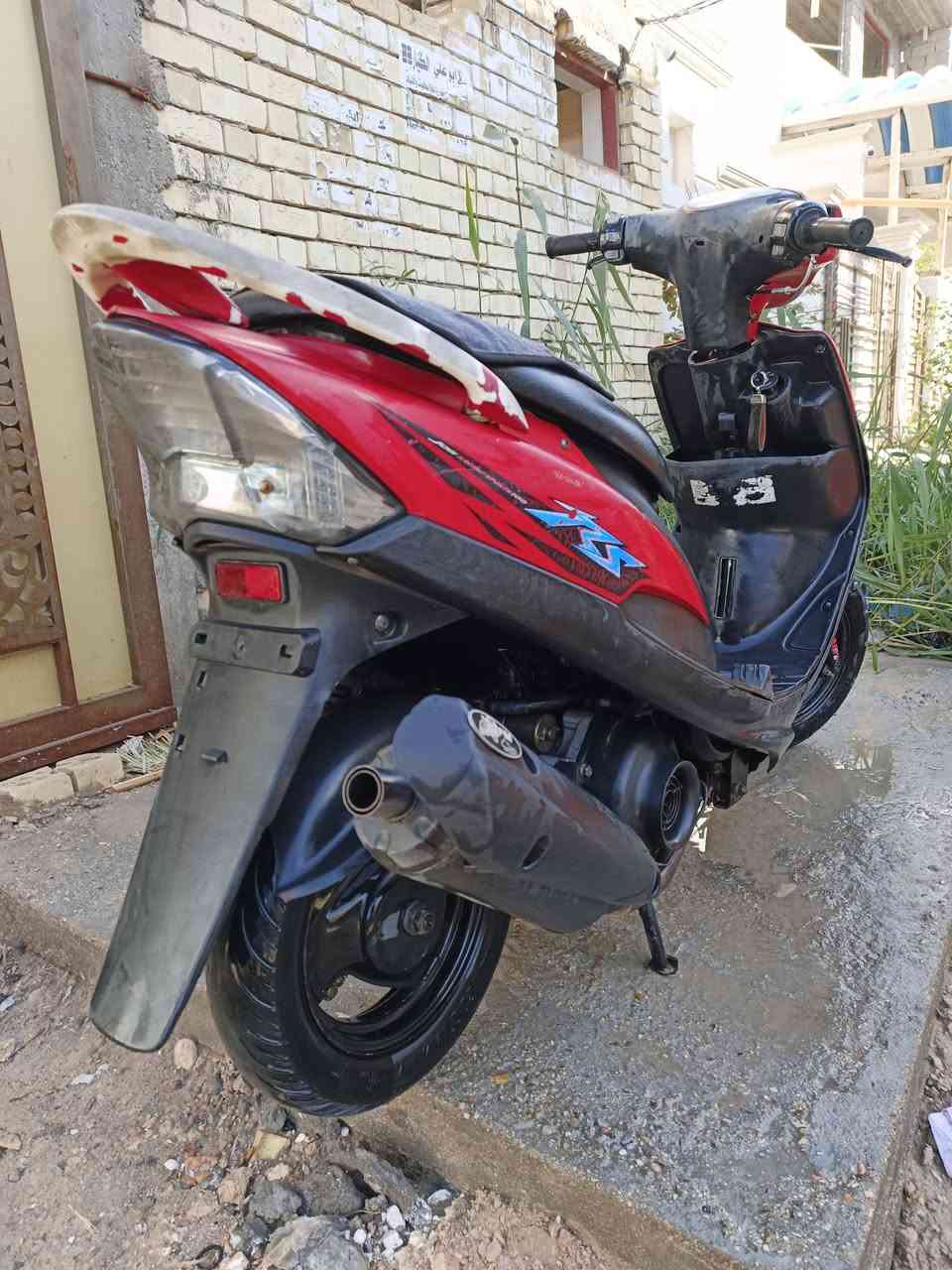 سلام عليكم 
ماكس عدله بلاديه برغي واحد مامفتوح بيها دراجه شلعه ومعدل قويه صارلها شهر من طالعه نضيفه كلش كهربائيّات كلها شغاله وختم واحد كفرات وسوادات وصل معرض موجود مكاني كربلاء البوبيات 
رقمي *********** متواجد اتصال واتساب 
سبب البيع ضروف.
