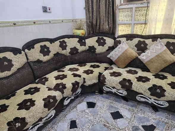 سلام عليكم عندي طخم للبيع خشب عراقي ثقيل اصلي1️⃣
نضيف كلش بس بي بعض الملاحضات  طخم عراقي ✨ 10امتار سعر💵450 بي مجال للطيبين ارجع وا اكول طخم كلش مرتب عنوان 🚩موصل جانب الايسر حي القوسيات ***********
