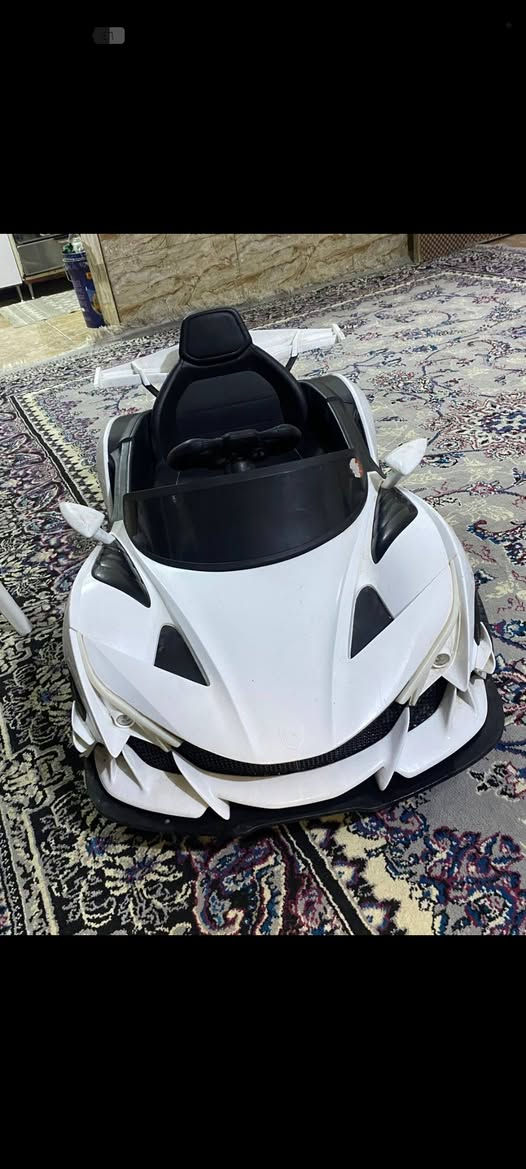 السلام عليكم ( ابيعها عاطله) سياره  متروكه صار فتره من اخليها بشحن تشتغل بس متمشي سريع 50 نهايتها عنوان الدوره ابو دشير ***********
