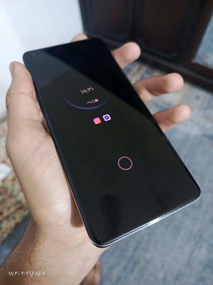 للبيع شاومي Mi11 ألترا ذاكره 256 جهاز شاشتين خلفيه واماميه فول كله شغال معروف بوبجي 90 فريم معالج قوي وكاميرات فول زوم 120 اقوه من سامسونج s24 بل كأمره جهاز مكفول عل فحص بس بي طبع بل شاشه من تخلي وضع مضلم يروح ما يبين جهاز كله شغال شاشه منحنيه والسعر 350 وبي مجال قليل للشراي رقم *********** ولتساب
