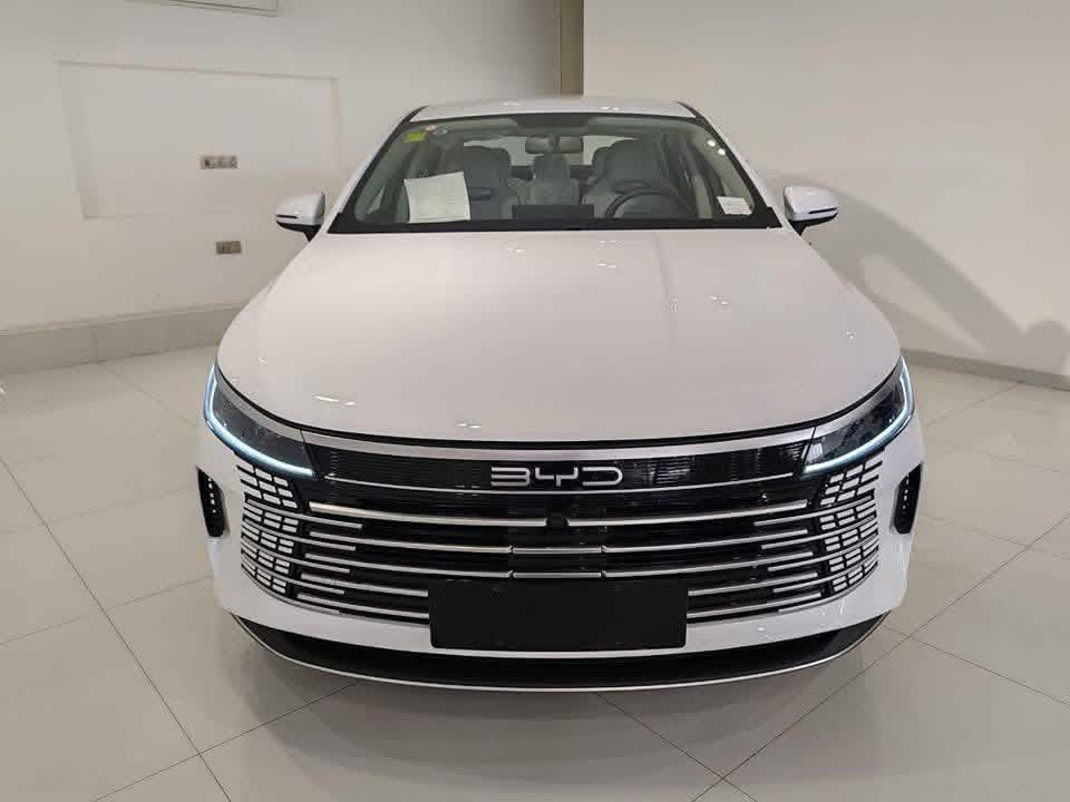 بي واي دي BYD ديستروير  هايبرد ✨موديل 2025 

محرك السياره ١٥٠٠ هايبرد
خزان الوقود 48 يمشي السياره 1300 كيلو وتحتوي على نظام كهرباء بالكامل يمشي ٥٥ كيلو بالشحنه الوحده فول مواصفات قماره حديد
ملاحظه ( السياره مرقمه وكامله ماشيه فقط 600 كيلو )
***********
السعر 19.200
