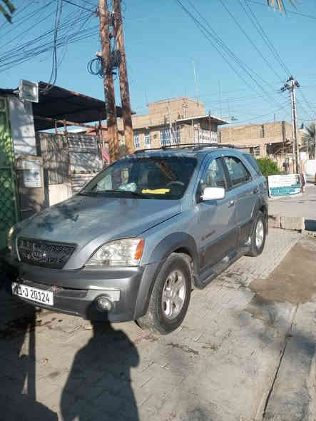 السلام عليكم 
كيا سورينتو موديل 2006جاهزه للبيع العنوان بغداد/السعر 100ورقه وبيها مجال 
الاتصال***********
