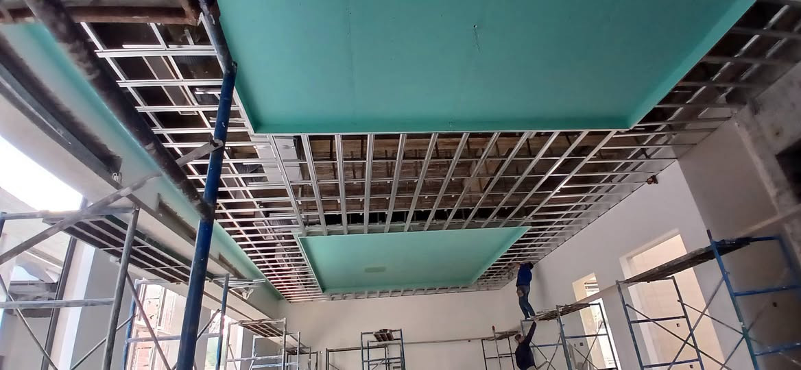 السلام عليكم 
متر الجبس بورد يبدأ من ٢٢ لا ٢٧ الف
متر البوردكس  يبدأ من ٤٠ لا ٦٠ الف 
السحبات  عل سانتيم الف دينار 
بغداد فقط
***********
