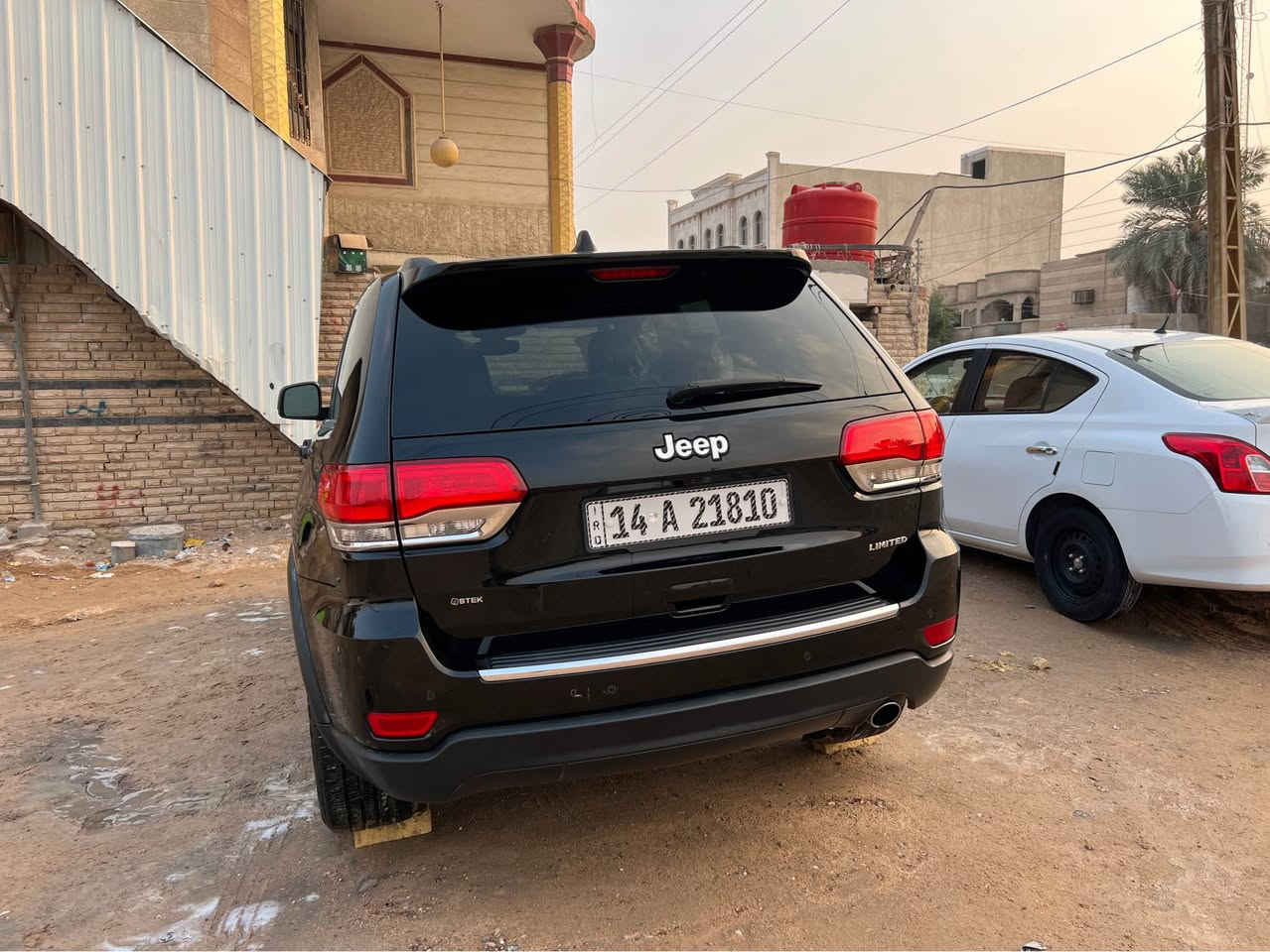 جيب شيروكي 2018 كفالة عامة ليبل واحد سيارة داخلة مياه امطار انطيك شرط الفحص وع حسابي مداخل بيها اي ماي سيارة تخم تاير كير مكينه جدد سيارة بلادية دون اي حادث ولا زلوغ عليها نانو ppf مركز اوراكول ضمان 8 سنوات فول بدي درع جامة امامي جام بلورايز مضلل باسمي بيها هزه جديده رقم بصره تحويل ثاني يوم كلشي بيها بلادي ما ملعوب بيها عليها ادامه كاملة من دهن اصلي زين كير اصلي واكسل ومنظومة مياه حدادية جديدة كاملة مواصفات اللمتدد فتحة سقفية بانوراما كشنات تدفئة تبريد توقف ذاتي اتو ستوب سيارة ماتعرف البنزين العادي كله سوبر استخدام شخصي بحت ماشية 90 الف كلشي بيها بلادي بالليبل ما ملعوب بيها ابد لونها اسود لماع دواخلها جدد ومخملهاا جديد مكاني البصرة المعقل السعر 260وبيها مجال 
*********** البصرة, العراق
